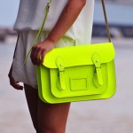 Cores neon: acenda esta tendência de moda para o próximo verão!