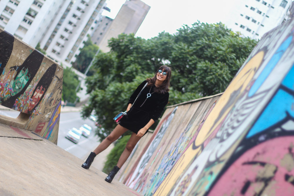 velvet_black_dress_look_do_dia_spfw43_street_style_por_alessandra_faria