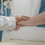 Estudo aponta as fragilidades do tratamento no câncer de mama no Brasil.